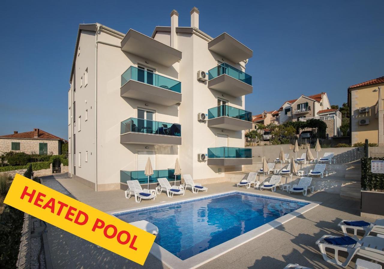 Apartments Blueview Postira Bagian luar foto